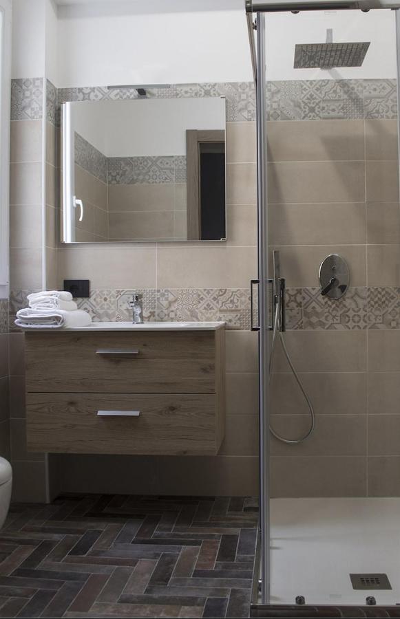 Double Room with Private Bathroom,1414450325:JPEG